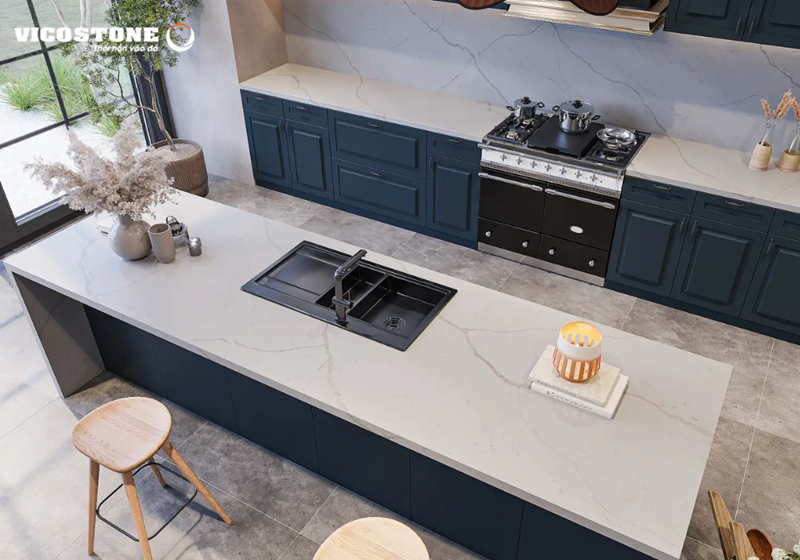 Bạn nên đặt bếp tọa hung hướng cát và bố trí chậu rửa ở hướng xấu để trấn áp khí xấu, “rửa trôi” tai ương và mang lại tài lộc
