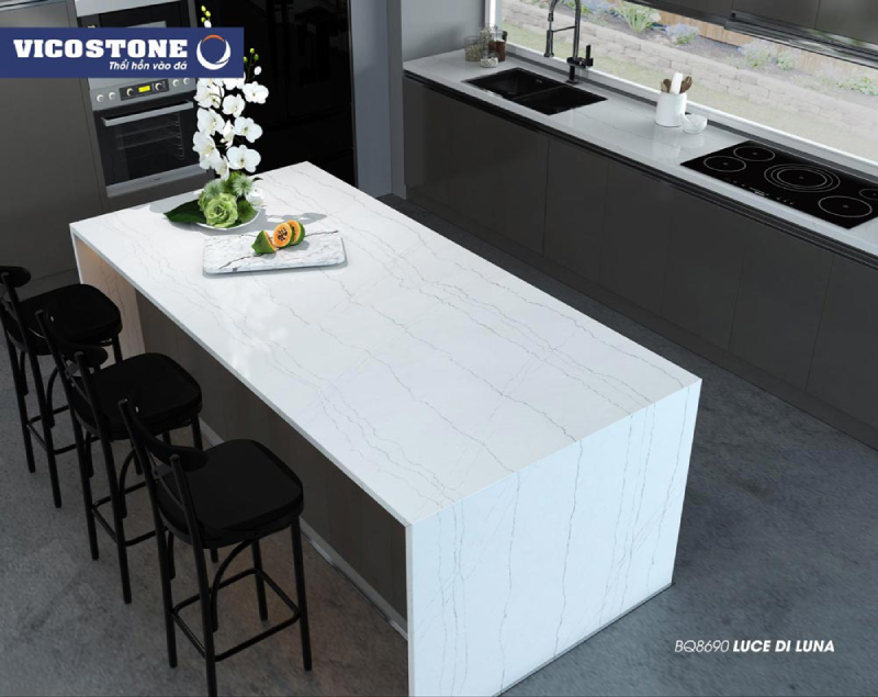 Nhà bếp sử dụng đá VICOSTONE Luce DI Luna BQ8690 ốp bàn bếp, quầy bar mang đến sự hiện đại, hút mắt